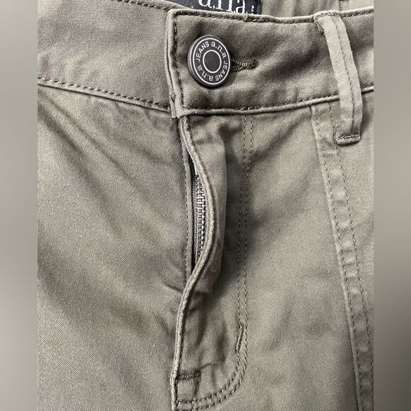 NWT a.n.a. A New Approach Size 14 Petite Olive Green Cargo Pants Cropped - Picture 3 of 9